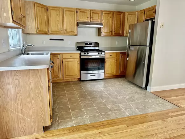 Watertown, MA 02472,17 Myrtle Street #17