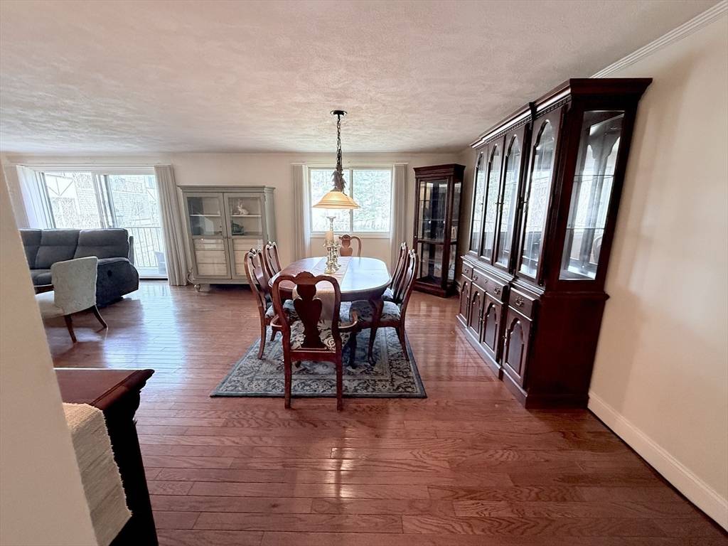 Saugus, MA 01906,9 Broadway #304