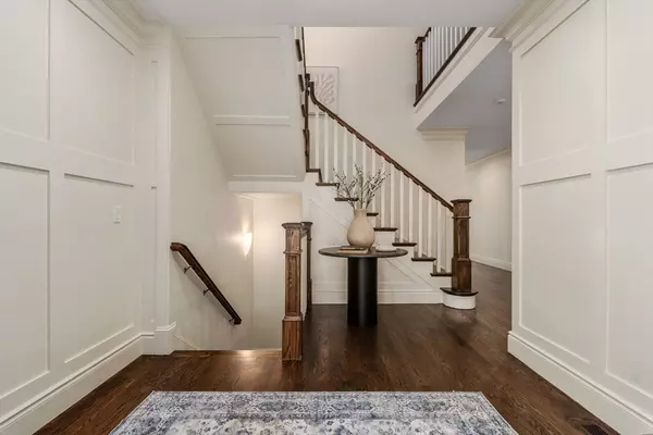 Wellesley, MA 02482,11 Crown Ridge Road
