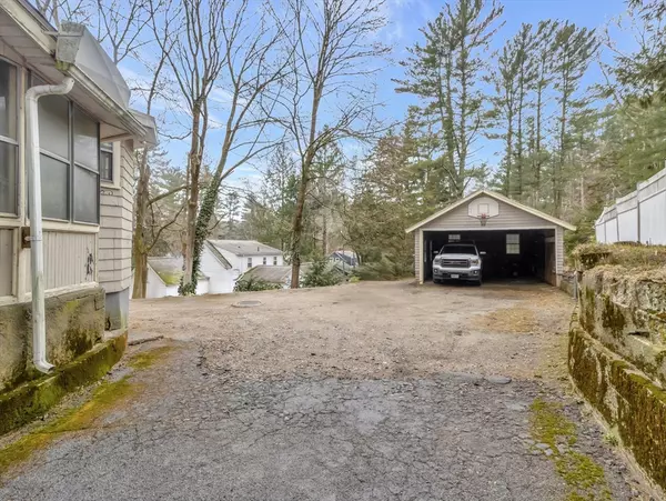 Sharon, MA 02067,32 Upland Rd