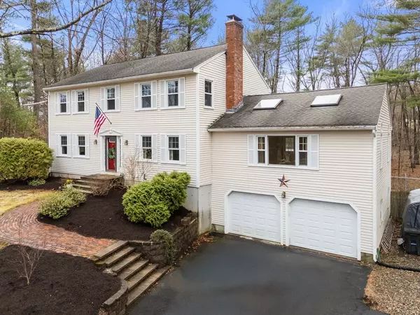 5 Woodside Cir, Sturbridge, MA 01566