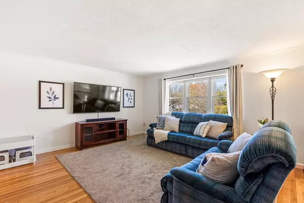 Southborough, MA 01772,8 Rockpoint Road