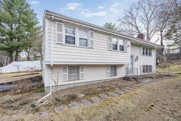 32 Rockland St, Wellesley, MA 02481