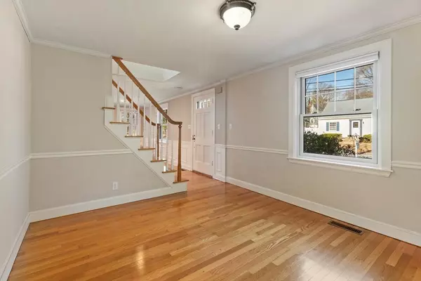Lexington, MA 02420,37 Ledgelawn Ave