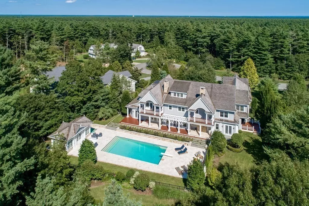Mattapoisett, MA 02739,19 High Ridge Dr
