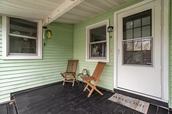 Grafton, MA 01536,9 Frankie Ln