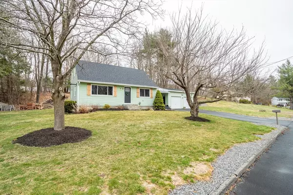 Grafton, MA 01536,9 Frankie Ln