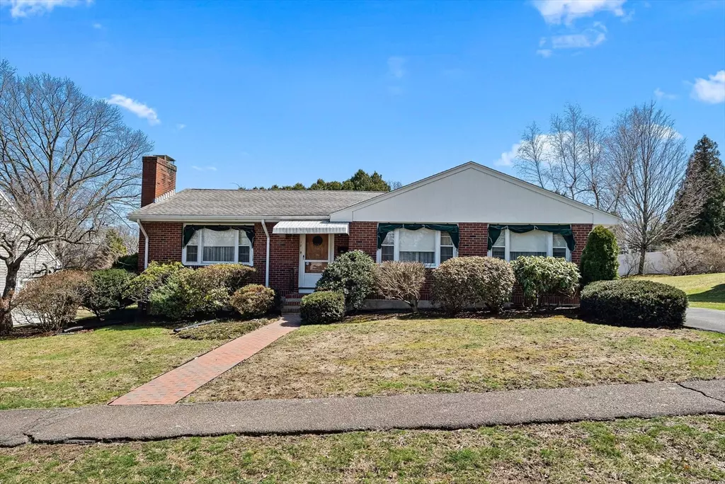 Needham, MA 02494,18 Avon Circle