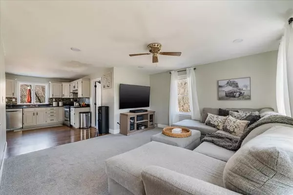 Halifax, MA 02338,348 Thompson St