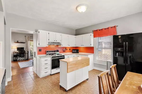 Watertown, MA 02472,22 Palfrey Street #22