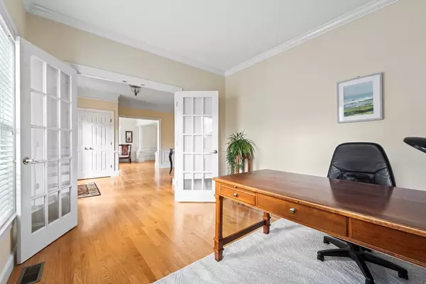 Southborough, MA 01772,11 Fiddle Neck Ln