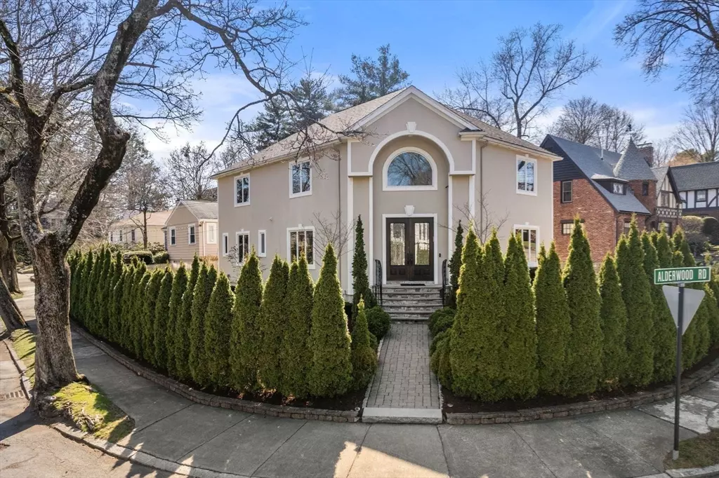 Newton, MA 02459,20 Burrage Rd