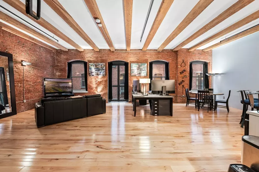 21 Wormwood Street #220, Boston, MA 02210