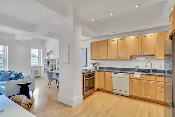 Brookline, MA 02446,1080 Beacon St #5D