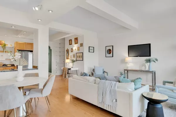 Brookline, MA 02446,1080 Beacon St #5D