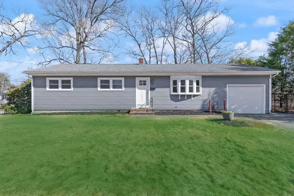 19 Sea St, Methuen, MA 01844