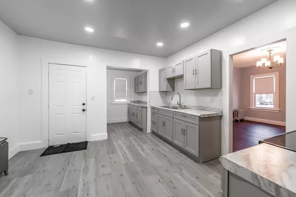 Springfield, MA 01109,153 Bristol St
