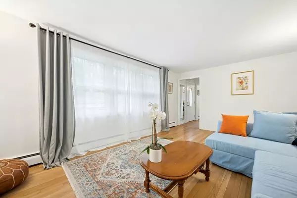 Westborough, MA 01581,23 Linda St