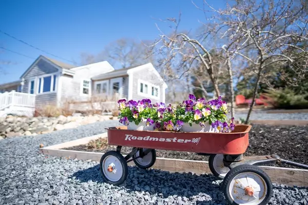 Bourne, MA 02532,10 Marilyn Rd