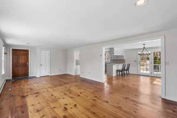 Hopkinton, MA 01748,49 Elm St