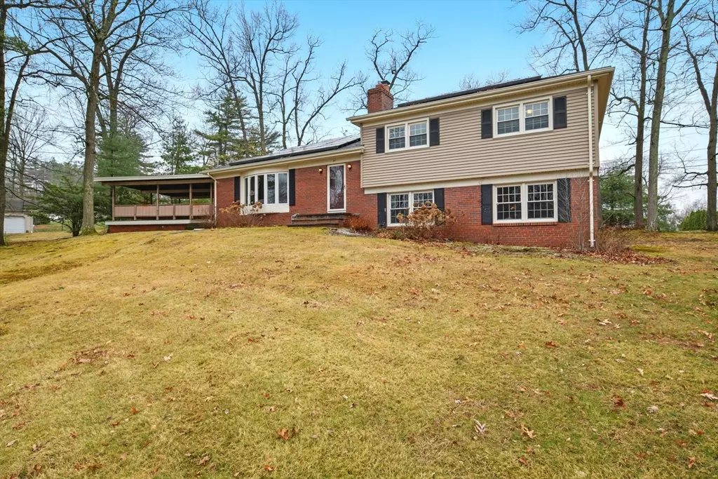 East Longmeadow, MA 01028,31 Oak Bluff Cir