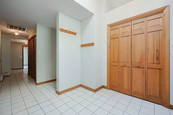 Framingham, MA 01701,10 Corrine Dr