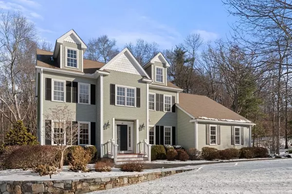 20 Magnolia Ln, Grafton, MA 01536