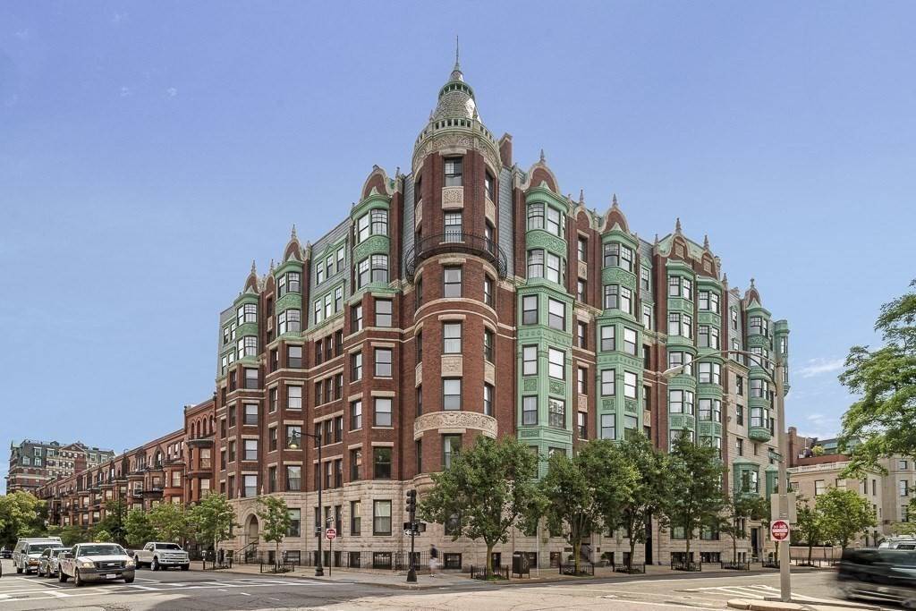 Boston, MA 02215,4 Charlesgate E #101