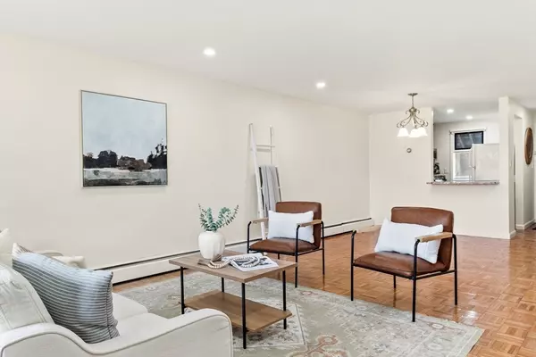 Norwood, MA 02062,315 Neponset St #40