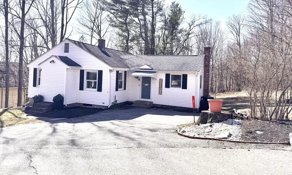 9 Redfield Rd, Leicester, MA 01611