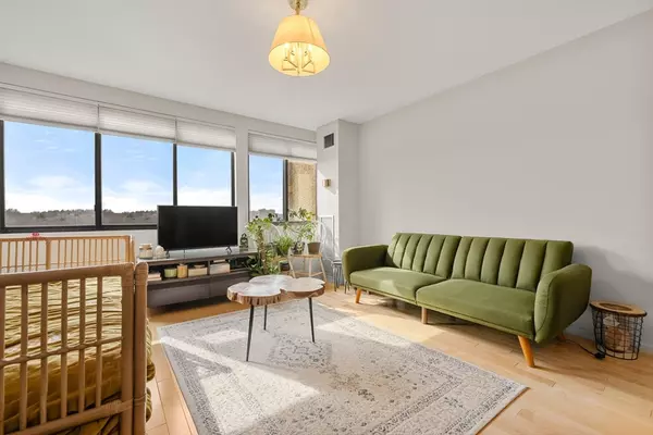 1731 Beacon #808, Brookline, MA 02445