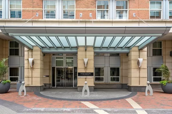 Boston, MA 02109,4 Battery Wharf #4604