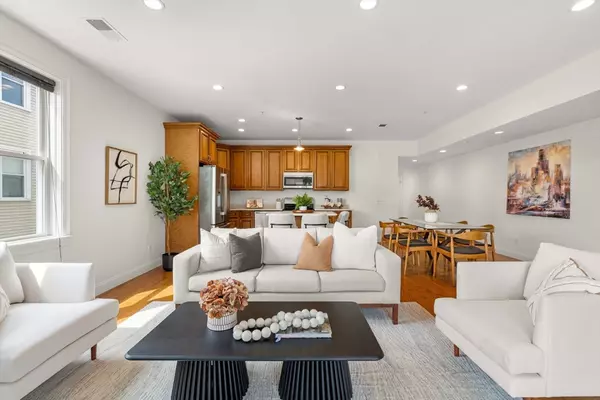 37 Coffey St #4, Boston, MA 02122
