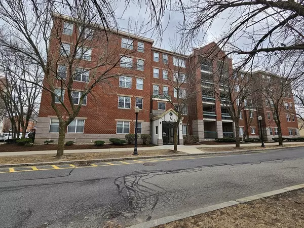15 Harbor Point Blvd #207, Boston, MA 02125
