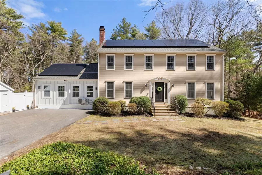 44 Proctor St, Hopkinton, MA 01748