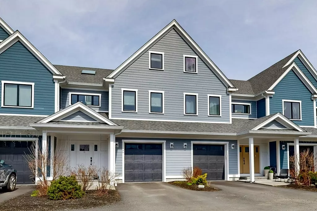 Medfield, MA 02052,11 Hennery Way #11