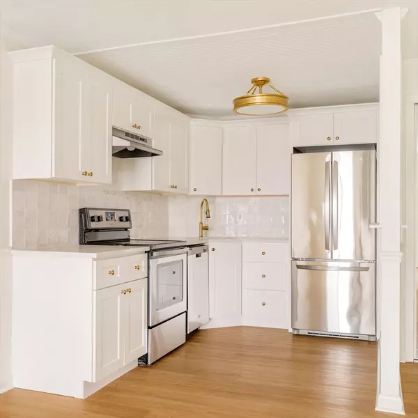 Gloucester, MA 01930,44 Lexington Ave #5