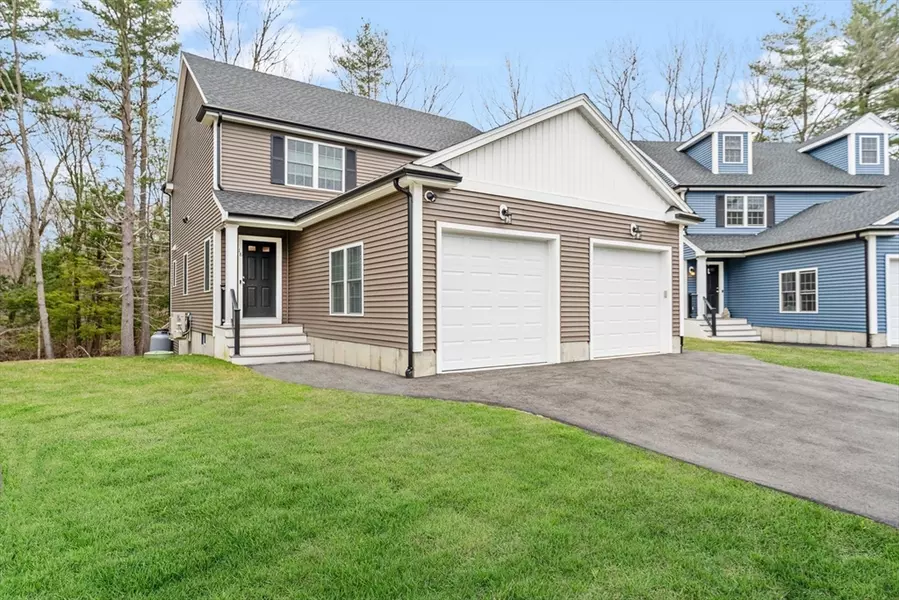 18 Christie Way #18, Holbrook, MA 02343