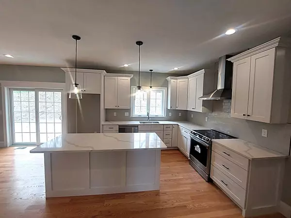 Grafton, MA 01536,17 Fairlawn St