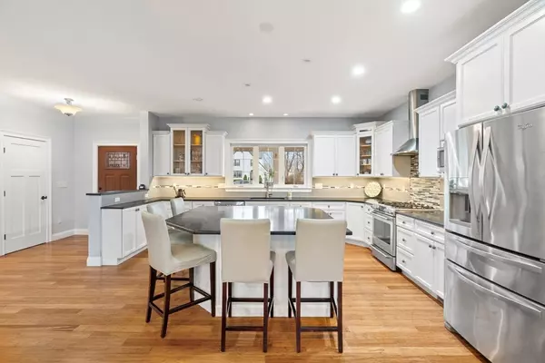 Walpole, MA 02032,176 East St