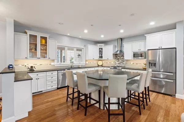 Walpole, MA 02032,176 East St