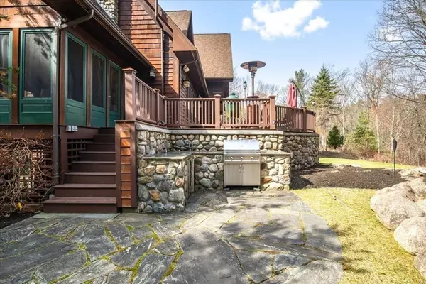 Medfield, MA 02052,101 Elm St