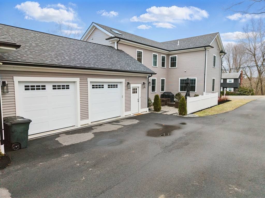 Andover, MA 01810,131 Andover St #1