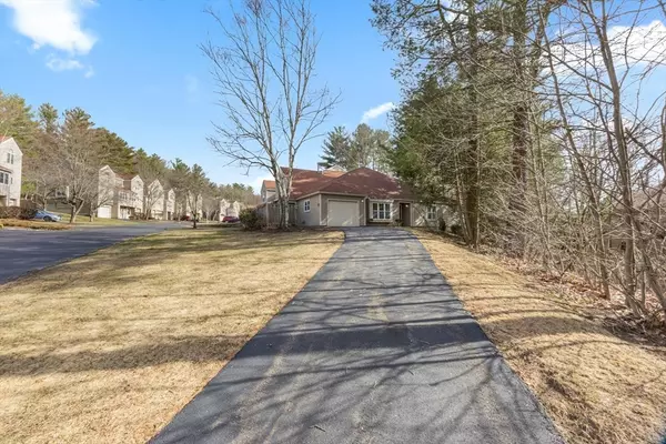 Oxford, MA 01537,22 Thayer Pond Dr #6