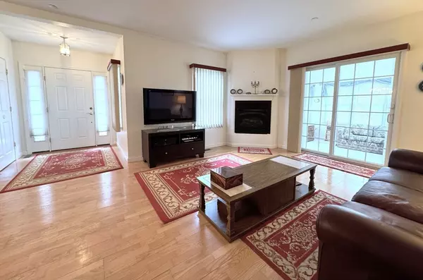 Mansfield, MA 02048,631 East St #B101