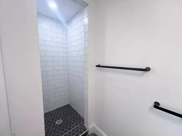 Brookline, MA 02446,50 Park #41