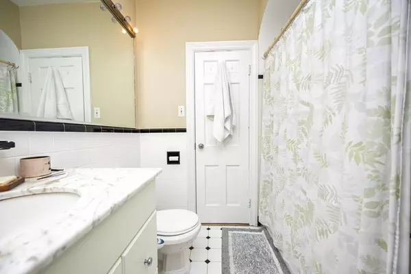 Brookline, MA 02446,102 Sewall Ave #5