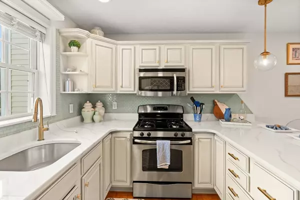 110 Paulies Pl #110 Tewksbury, MA 01876