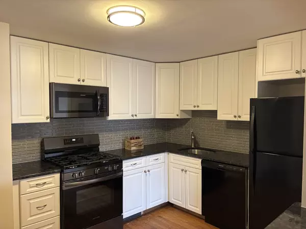 Arlington, MA 02474,215 Massachusetts #36 (21)