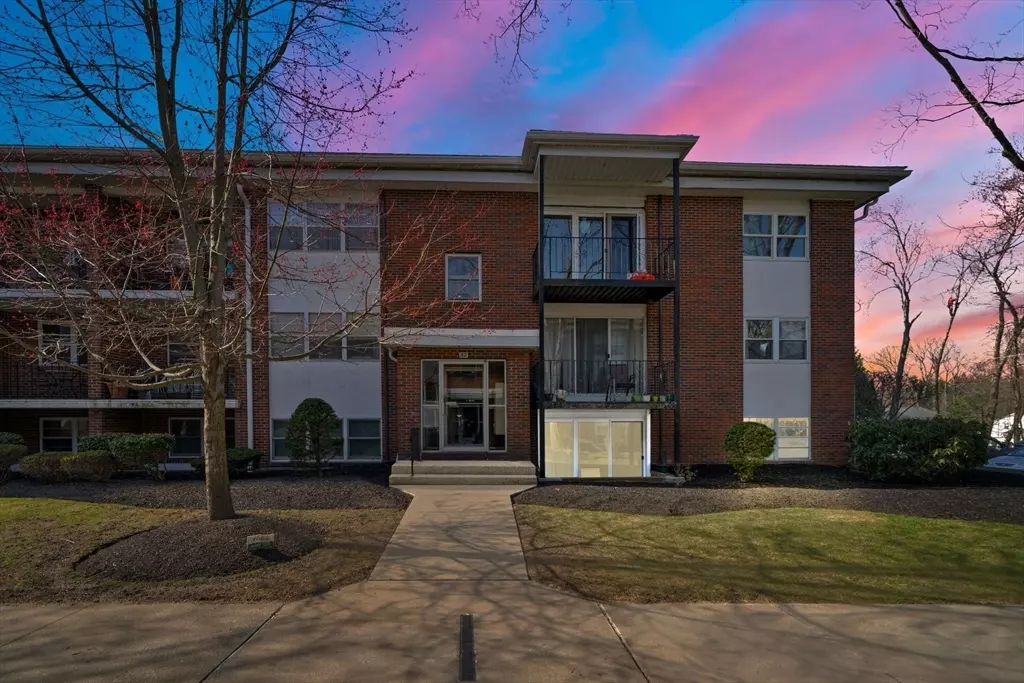 Stoughton, MA 02072,32 Pleasant Dr #16